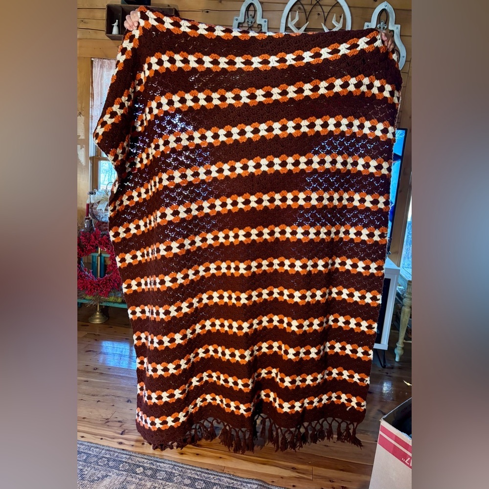 ⭐️Vintage Crochet Throw Blanket w/Tassels -  Handmade- Colors of the 1970’s⭐️